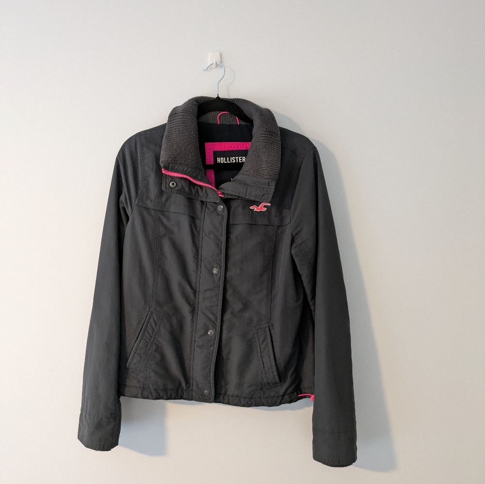 Hollister Women's Gray Windbreaker with Pink Logo
